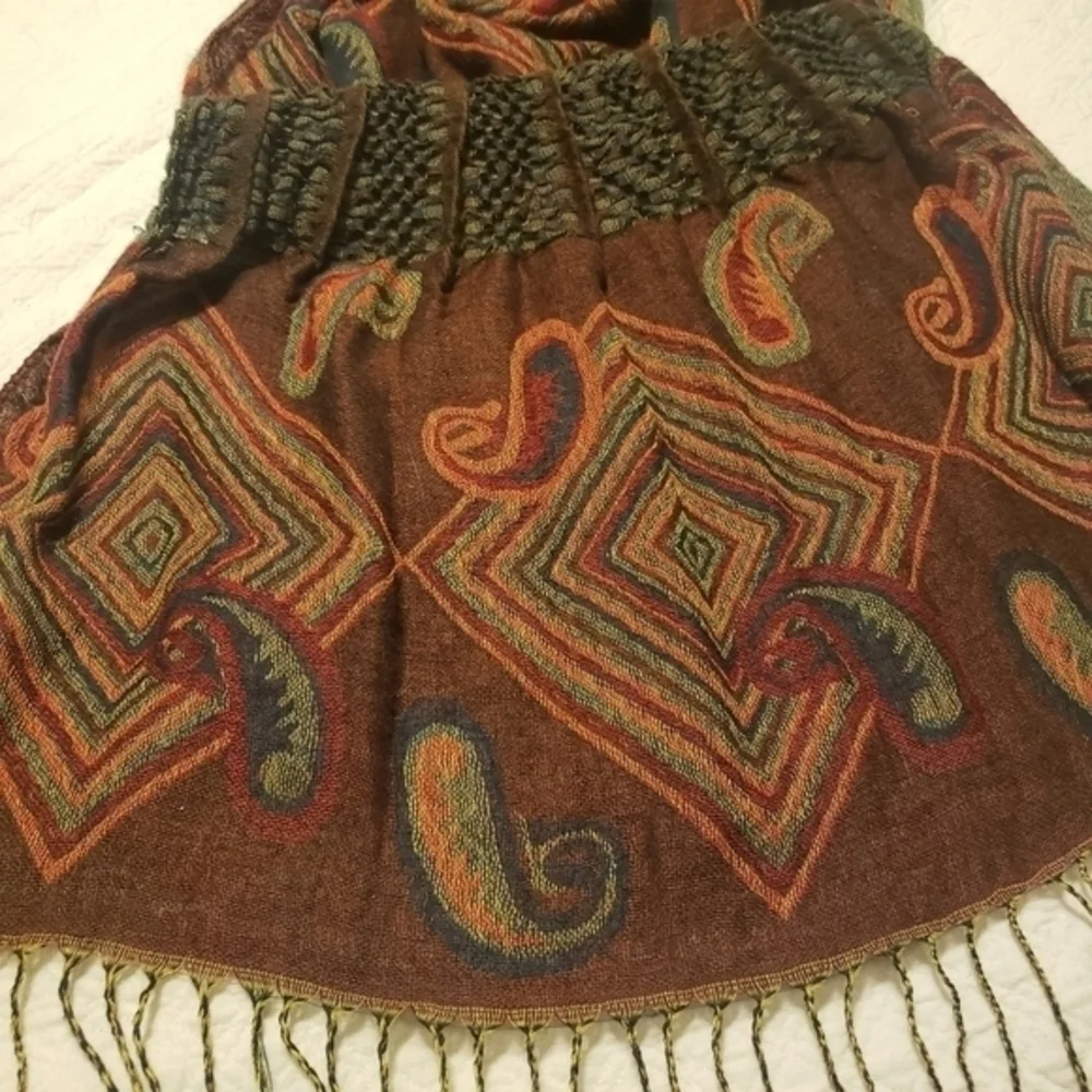 Ladies scarf earth tones‎